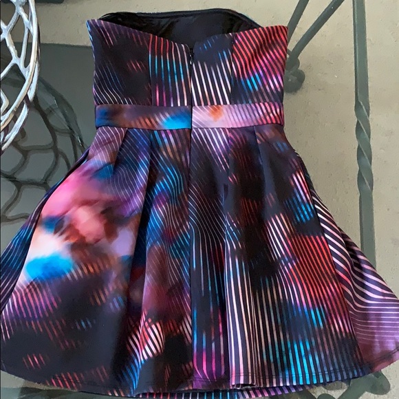 bebe - Picture 2 of 6